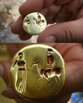 4th century BC golden ring found in the tomb of a Thracian king in Yambol region, Bulgaria.