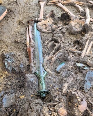 A Remarkable Bronze Age Sword Unearthed in Nördlingen